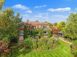 Oak Tree House- click for photo gallery